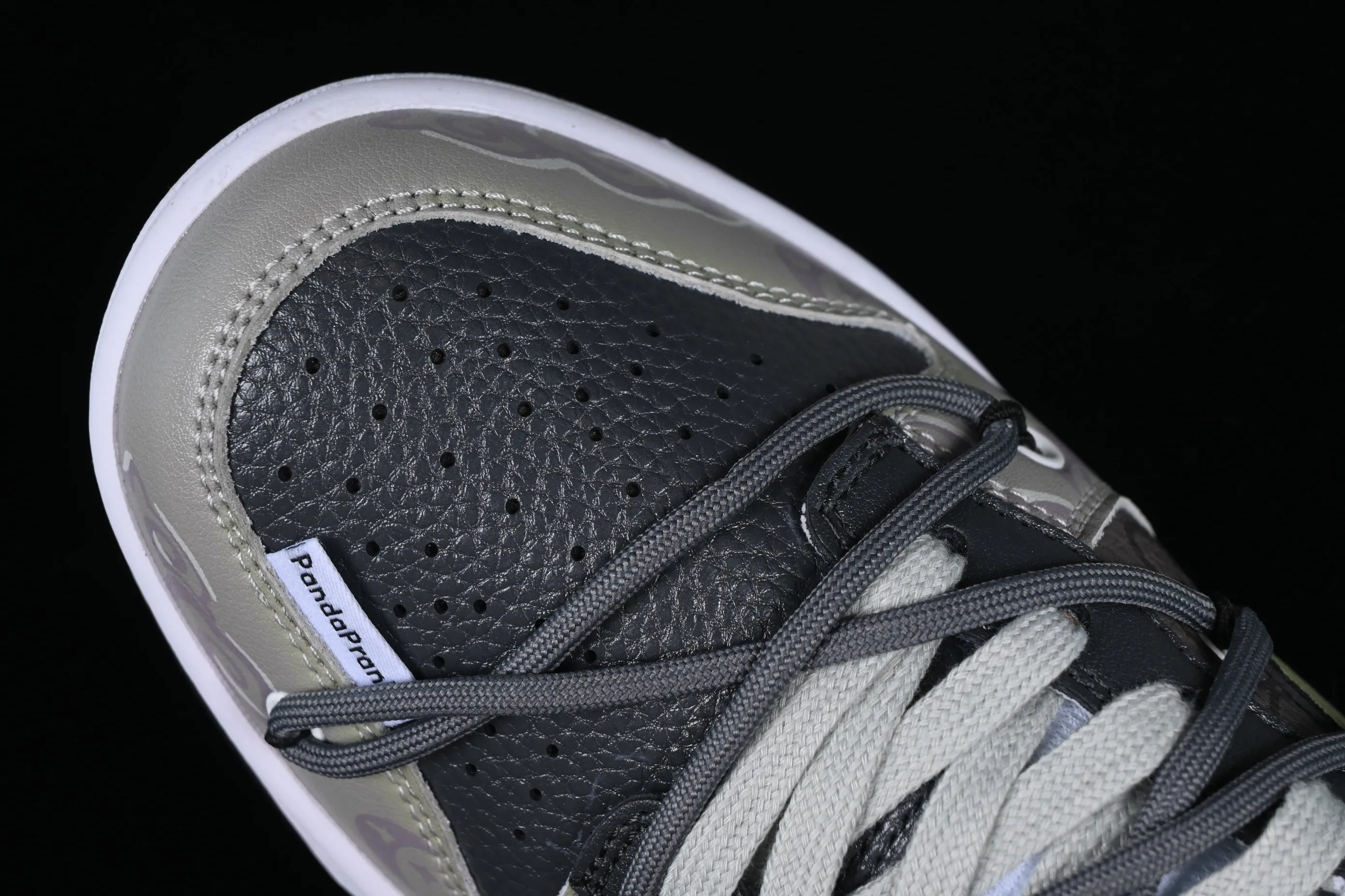 All Categories Nk SB Dunk Series Nk SB Dunk Low Low-top sneakers Nk Dunk Low Panda Prank-Moon Deconstruction Workwear style SB strap low-top casual sneakers FB3354-001